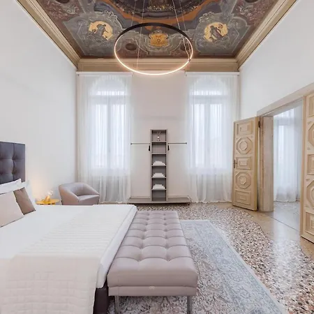 Luxury Calatrava - In Venetian Palazzo By Sarlux Apartmán Benátky