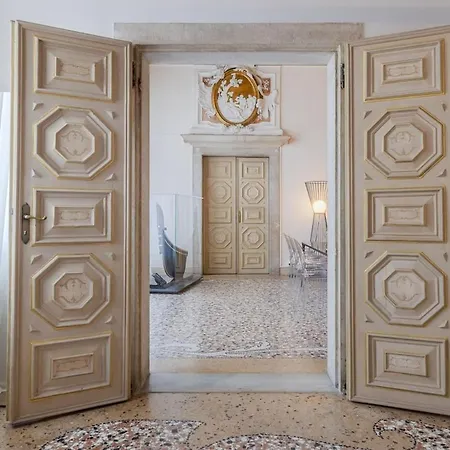 Luxury Calatrava - In Venetian Palazzo By Sarlux * Benátky