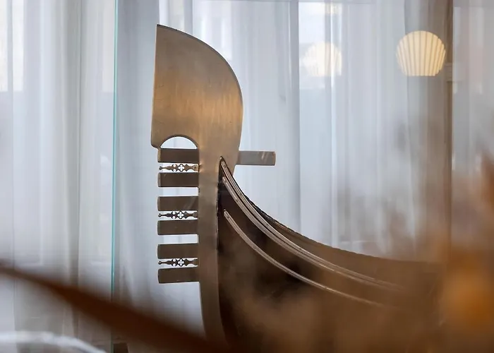 Luxury Calatrava - In Venetian Palazzo By Sarlux