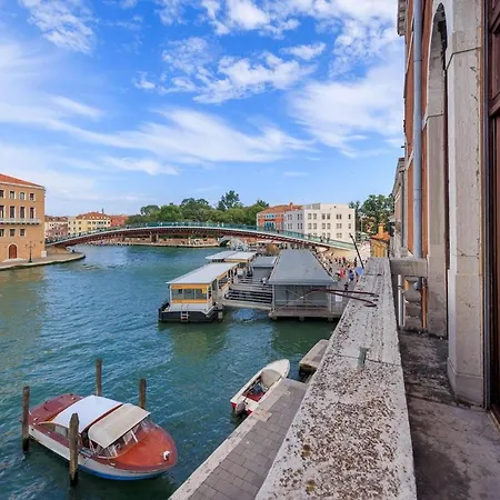 Apartment Luxury Calatrava - In Venetian Palazzo