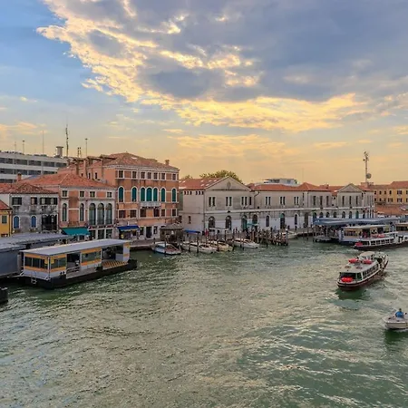 Apartment Luxury Calatrava - In Venetian Palazzo Venice