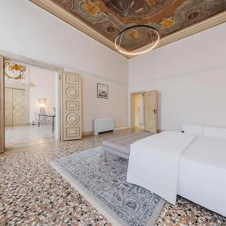 Luxury Calatrava - In Venetian Palazzo * Venice